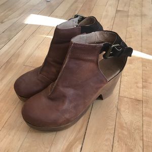 Free people  Amber Orchard Clog Sz 39